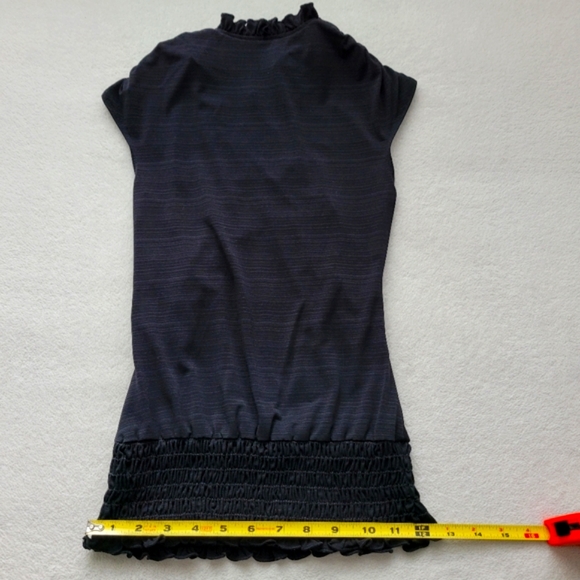 XOXO | 1/2 Wrap Sleeveless Blouse EUC Ladies Small Black Smocked Waist - Picture 4 of 12